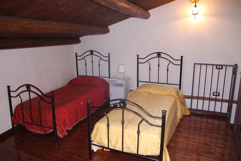 La Finestra Sotto La Rocca Apartamento Cefalù Quarto foto