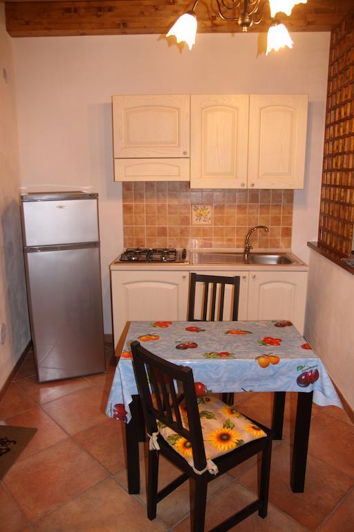 La Finestra Sotto La Rocca Apartamento Cefalù Quarto foto